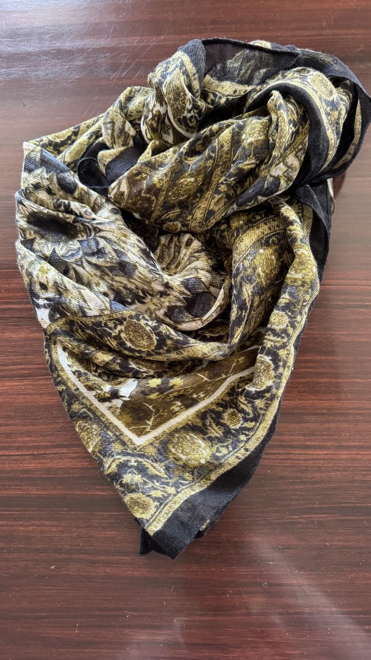 Foulard & Sciarpe: Foulard – Usato da Zollikon venduto da rundbsurf 1