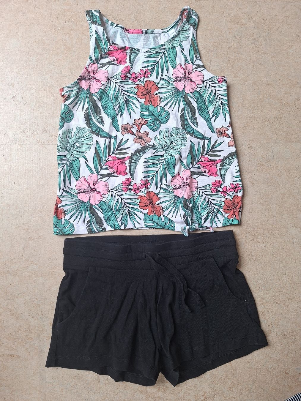 Lotti & Set di vestiti: Mädchen Kleiderpaket Gr. 146/152 - Sommer – Usato da Klingnau venduto da vollmond36 1
