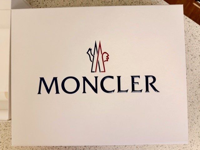 Tutte le decorazioni: 2 Moncler Boxen Neu – Nuovo (secondo la descrizione) da Dübendorf venduto da kerstinbrisbane 5