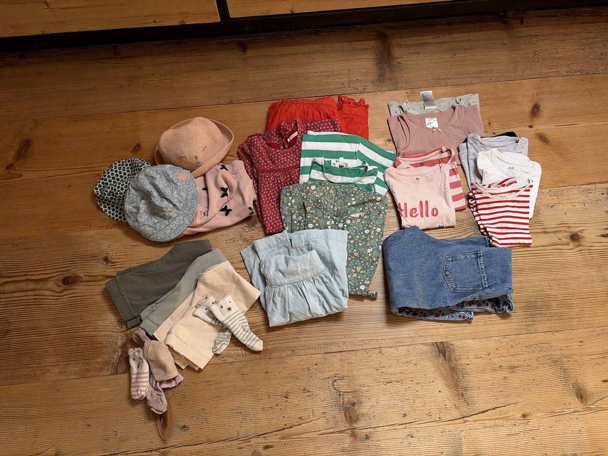 Lotti & Set di vestiti: Mädchen Kleiderpaket Gr 104 – Usato da Wald ZH venduto da biene811
