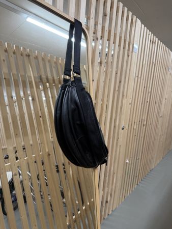 Zara Bauchtasche/Crossbody Bag, schwarz, Lederoptik