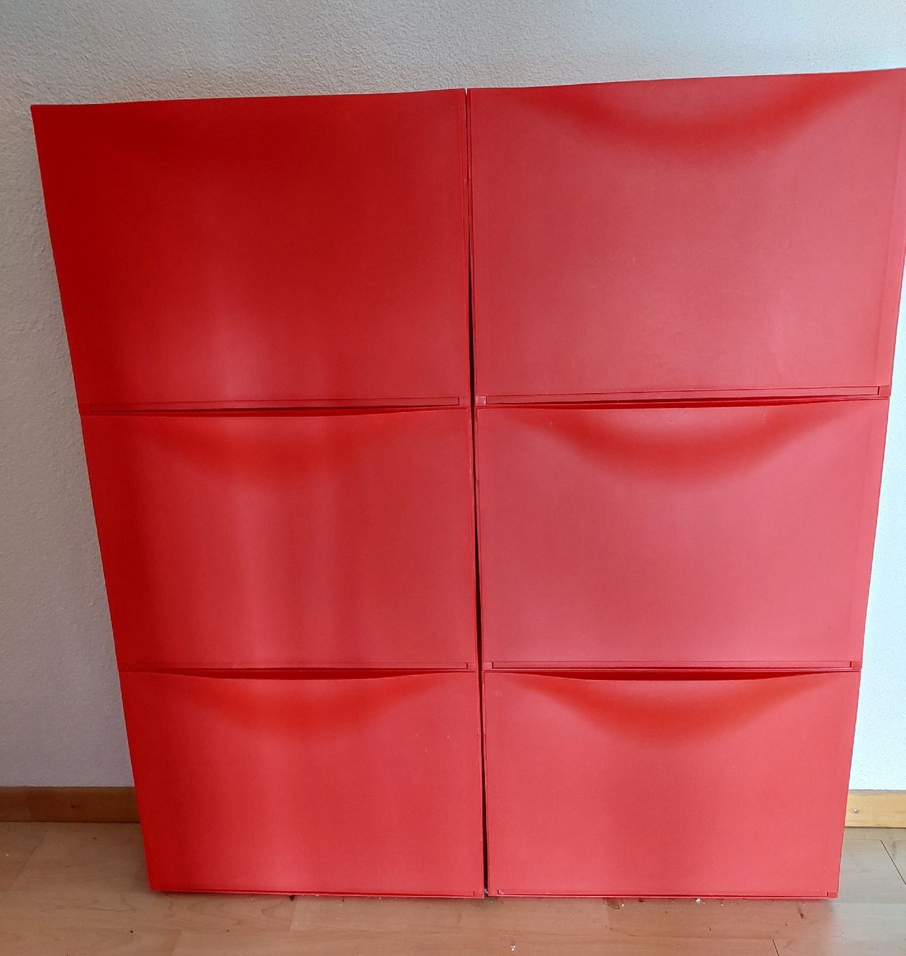 Ikea Scaffali: TRONES Schuhregal von Ikea rot – Usato da Bichwil venduto da Leamoon