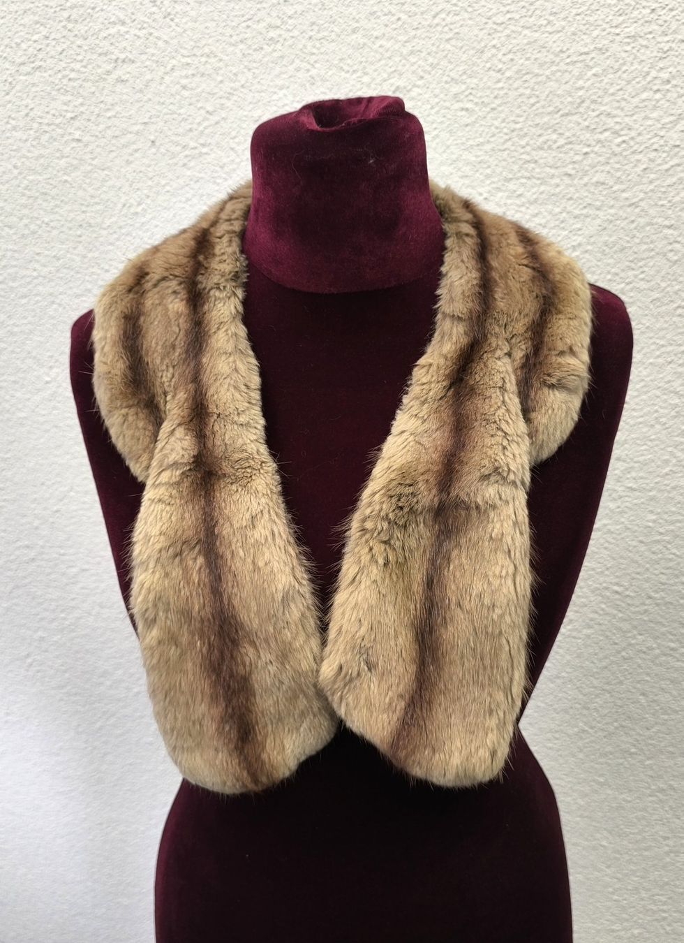Foulards & écharpes: Pelzkragen / Stola – D'occasion à Rüti ZH par Restwert_Rueti_ZH 2