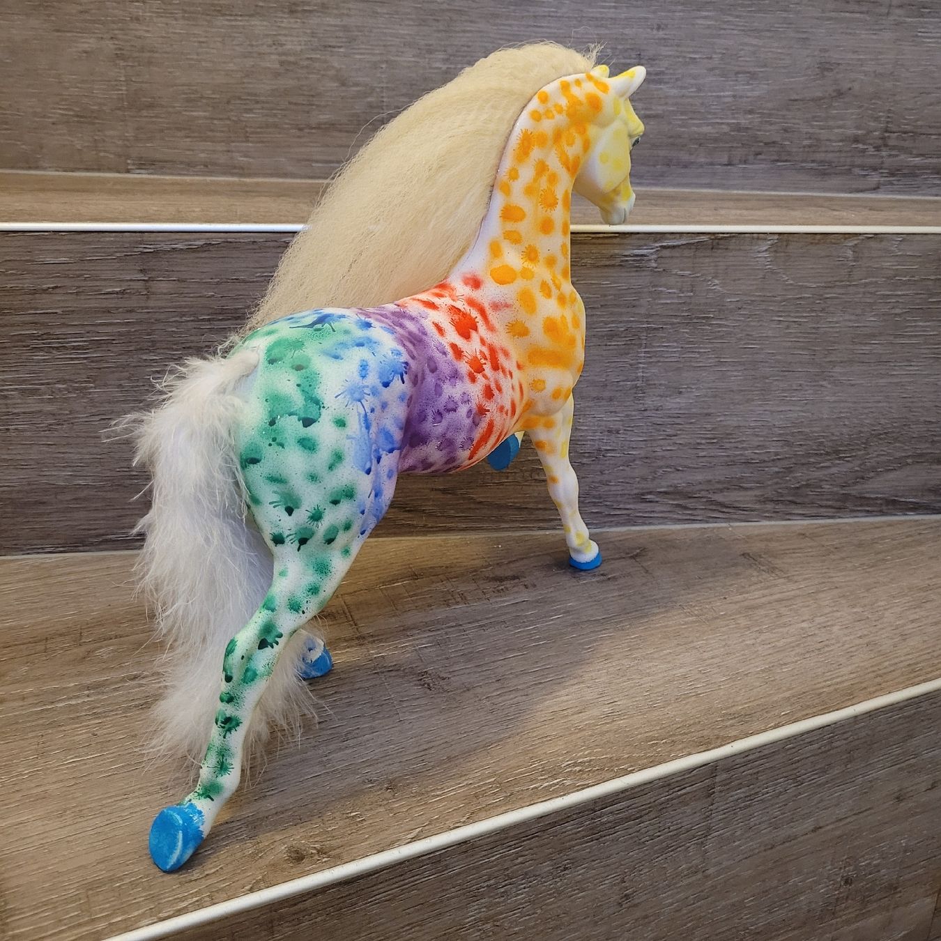 Giocattoli: Barbie Pferd Regenbogen Repaint/ Unikat – Usato da Niederbuchsiten venduto da klengyel 4