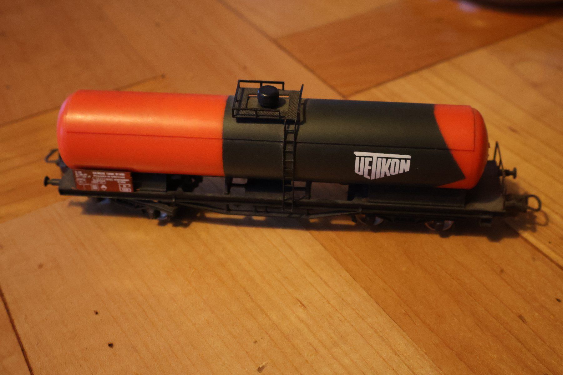 Modellini di ferrovie: 2 Tankwagen – Usato da La Tour-de-Peilz venduto da valoute 7