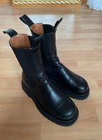 Bottega Venetta Lug Boots 