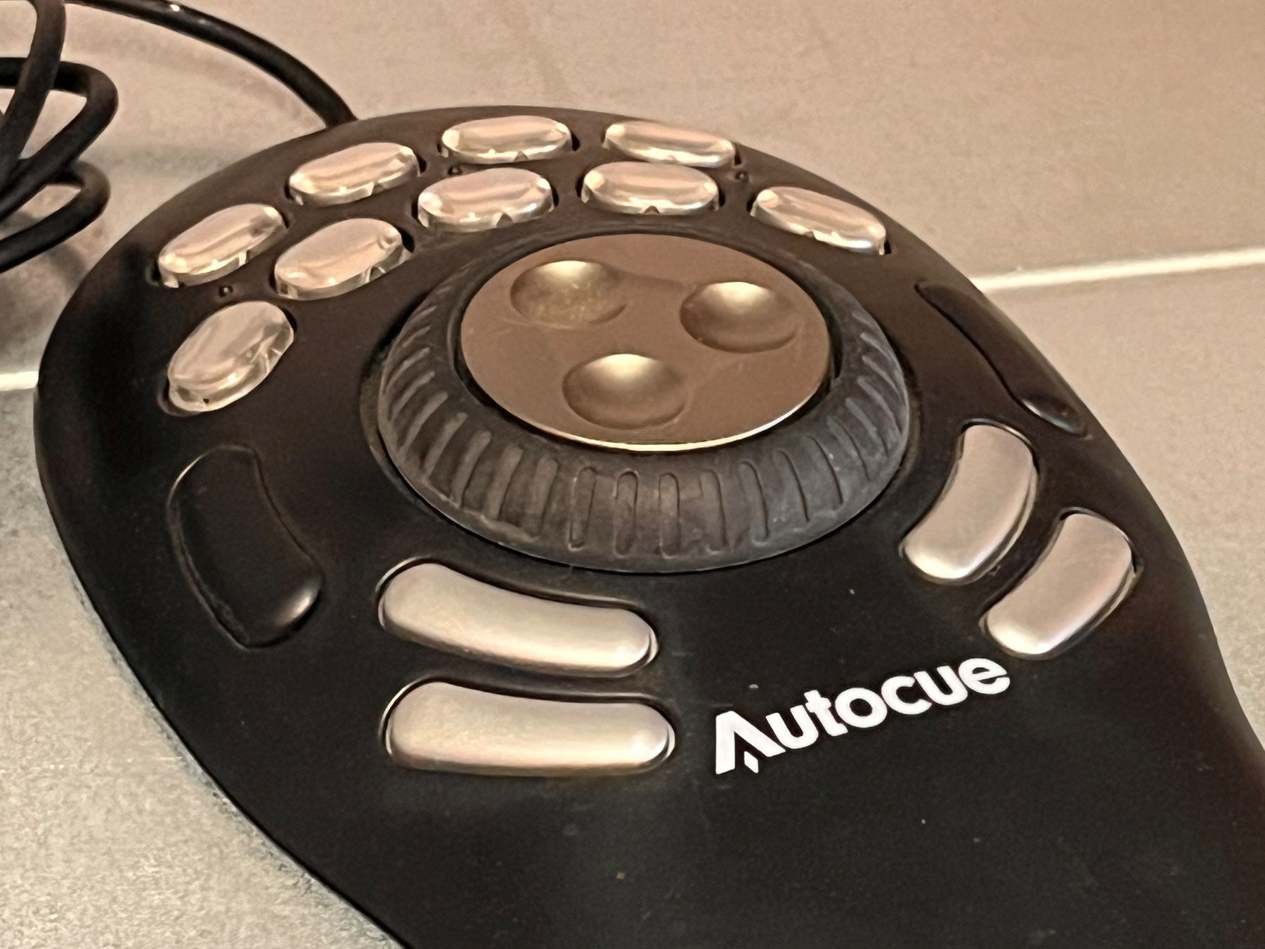 Steuerung: Contour Design Multimedia Controller PRO V2 USB-Controller – Gebraucht aus Fehraltorf von m--w