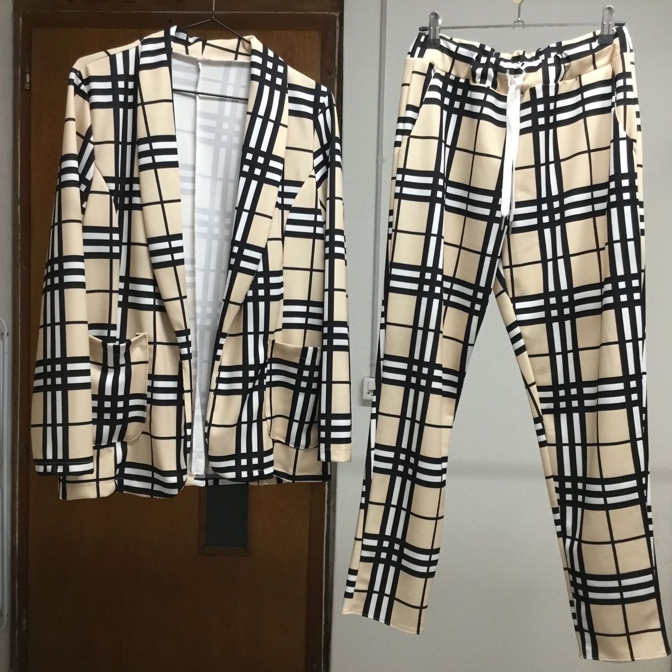 Completi & Tailleur: Jacke und Hose – Nuovo (secondo la descrizione) da Aarau venduto da romiana01 6