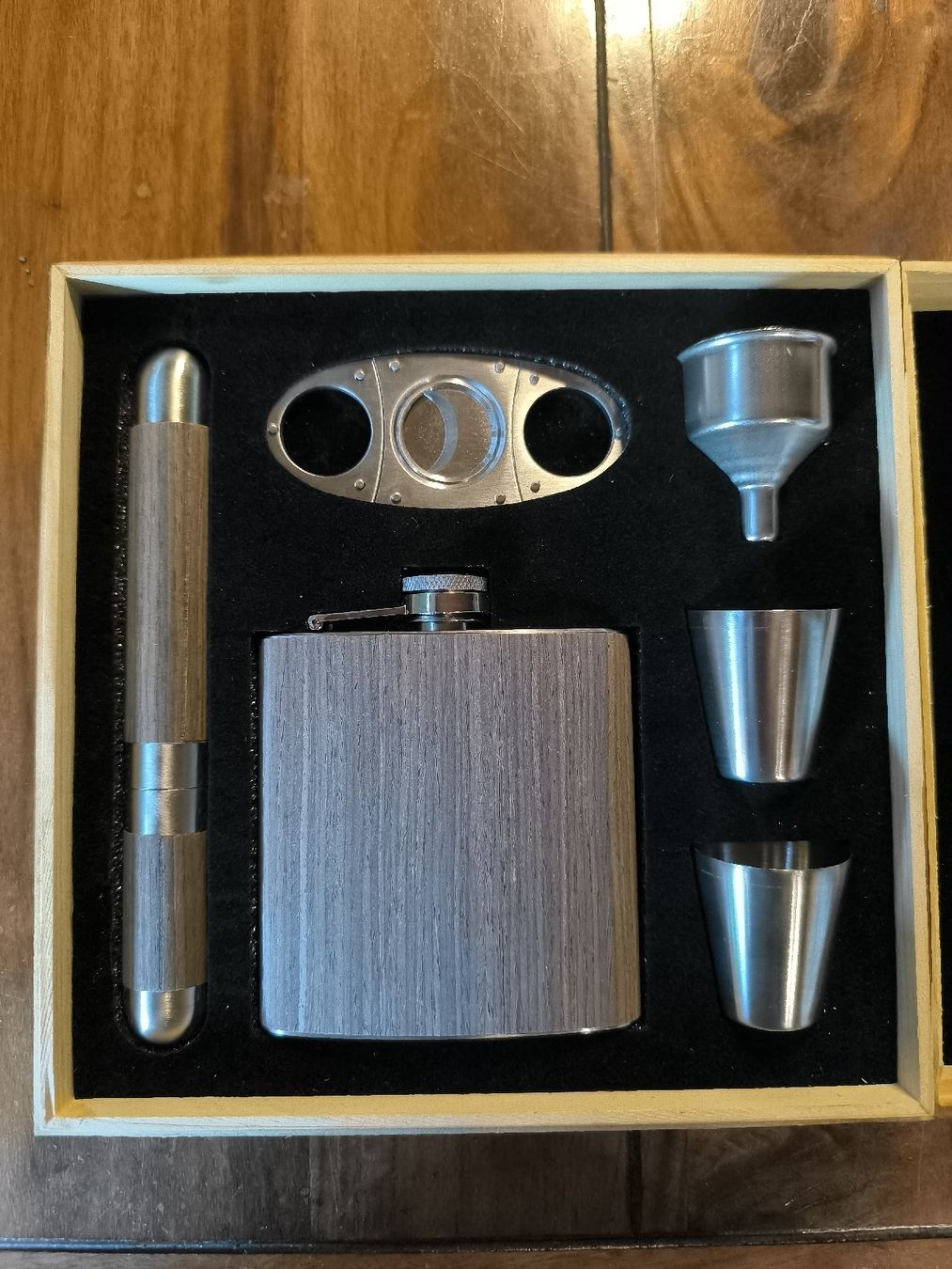 Sonstige Tabakwaren: Zigarren Set – Neu (gemäss Beschreibung) aus Konolfingen von dom_t6m6