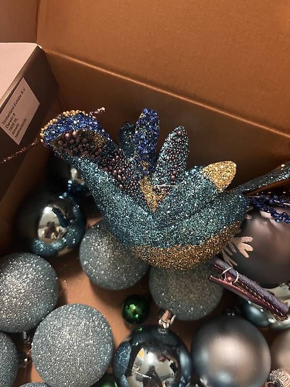 Toutes les décorations: Weihnachtskugeln (einige aus Glas) – D'occasion à Niederwangen BE par mcp_l62p 1