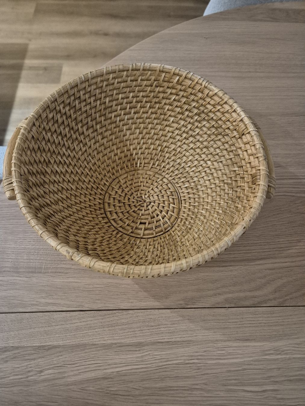 Sonstiges für Haushalt & Wohnen: Rattan Schale mit Griffen – Neu (gemäss Beschreibung) aus Niederhelfenschwil von usa001 1