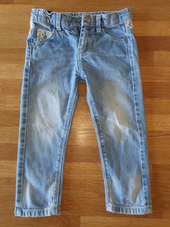 Jeans mit Spitze, Gr. 92, Naturaline