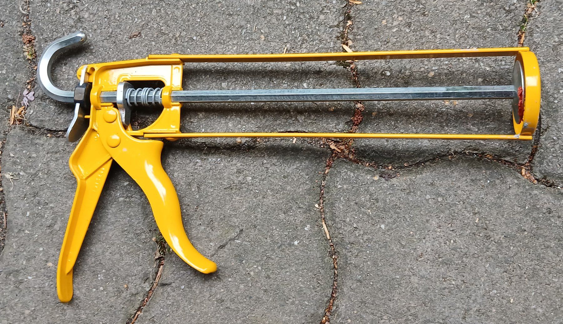 Tous les outils: Kartuschenpresse gelb gebraucht – D'occasion à Sissach par mar_xc7r