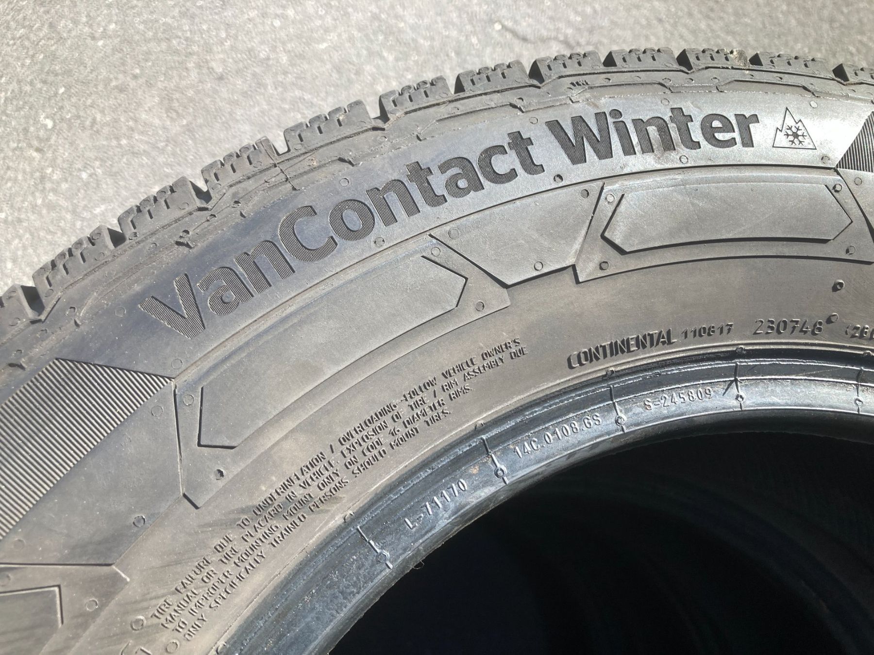 Continental Pneumatici & Ruote complete: 215/65R16 C Winterpneu Continental – Usato da Cham venduto da WB2223 1
