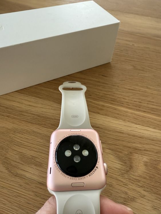 Apple Smartwatch: Apple Watch 42 mm Serie 1 – D'occasion à Selzach par TiffanysSO 4
