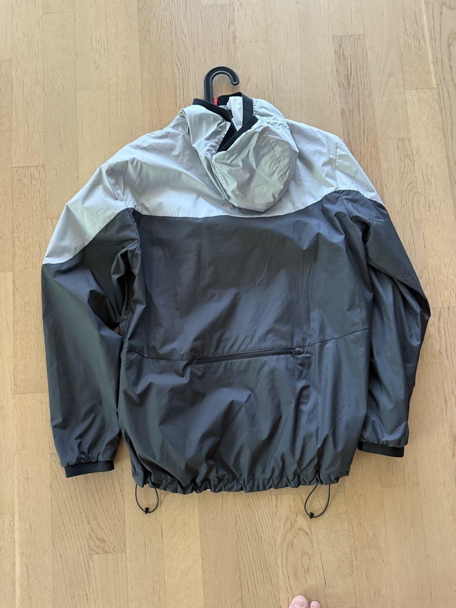 Nike Giacche: Nike Windrunner / Windbreaker Jacke – Gr. M, gebraucht – Usato da Au SG venduto da raphtron 1