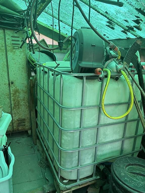 Abreuvoirs & Auges: Cuve eau 1000l – D'occasion à Vésenaz par nicolasmarechal