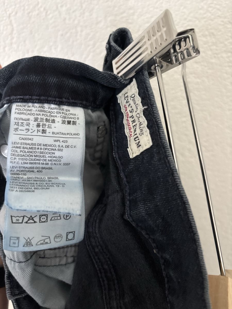 Levi's Jeans: Jean denim gris coupe slim – Usato da Prilly venduto da hei_5q56 3