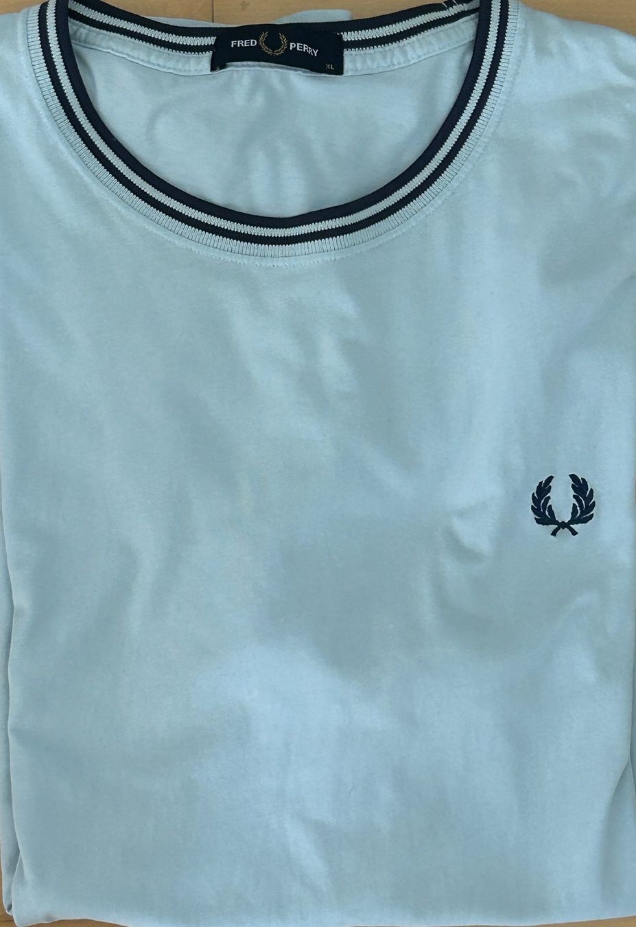 Fred Perry T-shirts: Fred Perry T-Shirt / Grösse XL / Hellblau – D'occasion à Maur par Makiga7