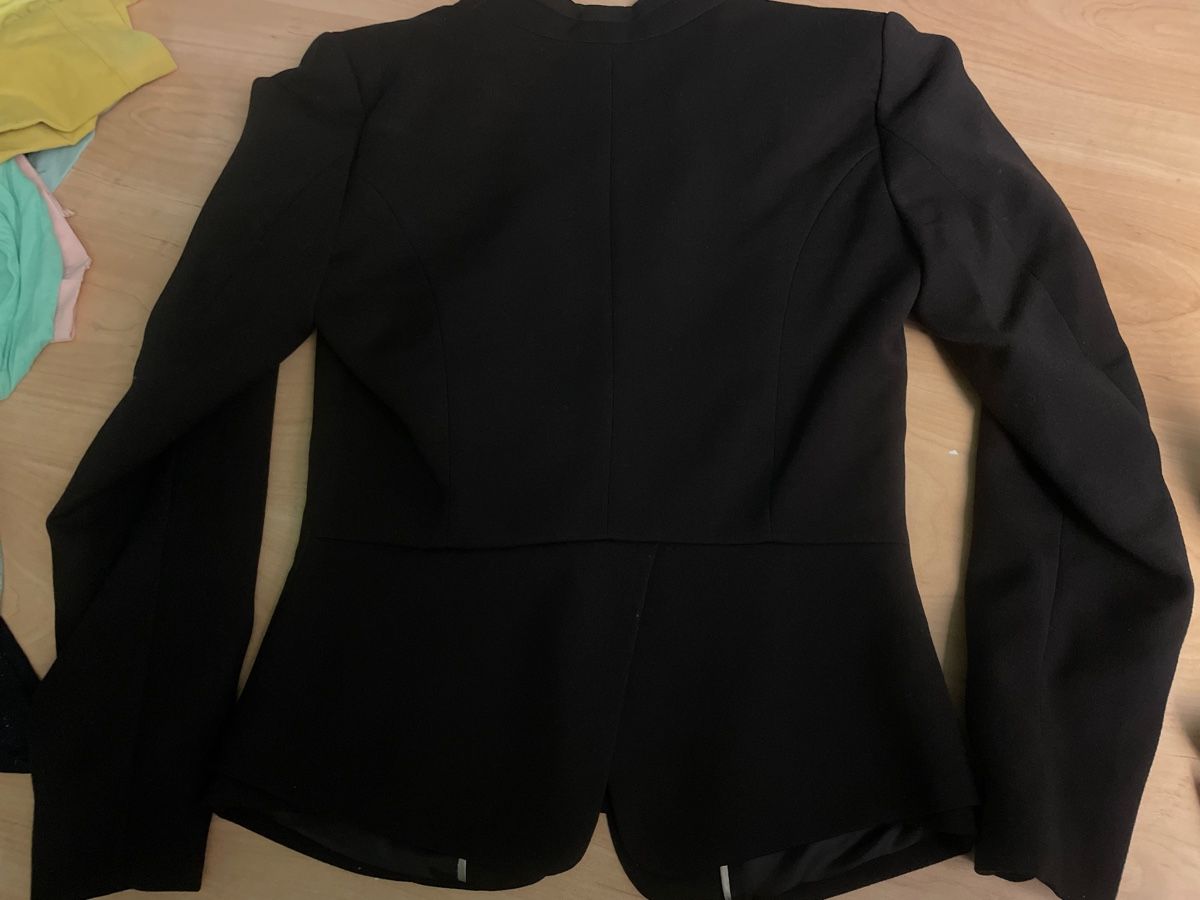 H&M Giacche: Neuer Schwarzer H&M Blazer Gr. 34 elegant tailliert – Nuovo (secondo la descrizione) da Obergerlafingen venduto da cabo4 4