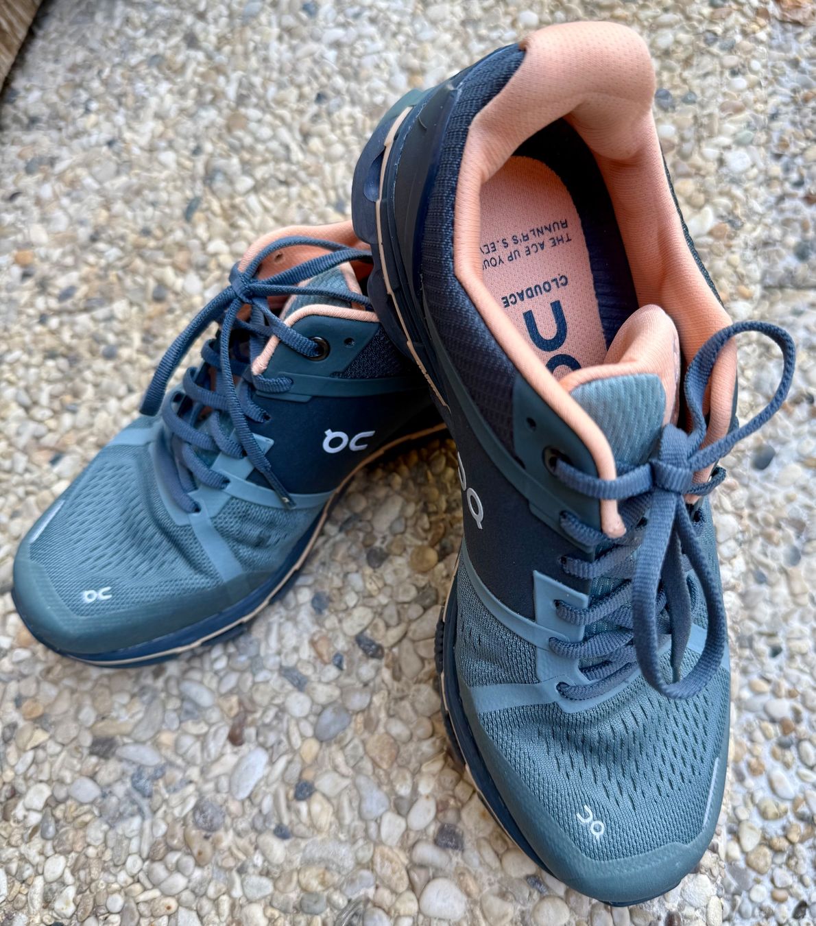 On Scarpe da donna: On-Schuhe Grösse 38.5 – Usato da Thun venduto da raba11 2