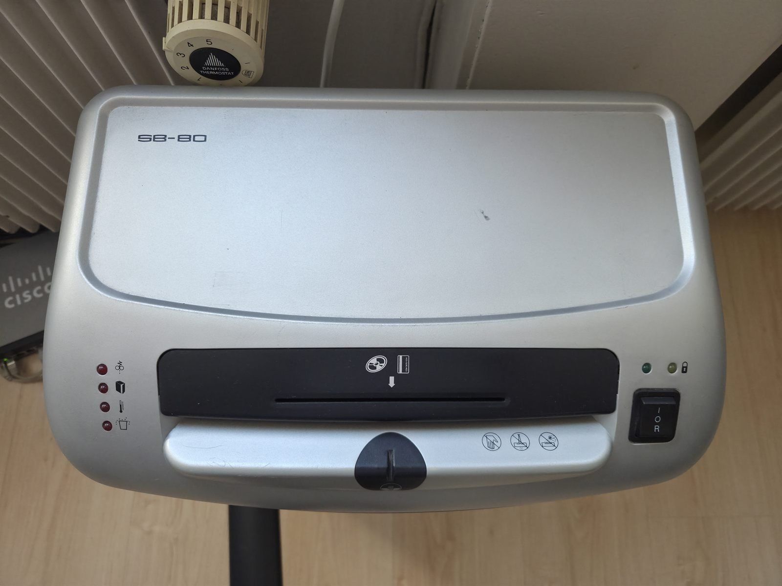 Fellowes Distruggi documenti: Fellowes SB-80 Aktenvernichter Büro – Usato da Zürich venduto da ant_m569