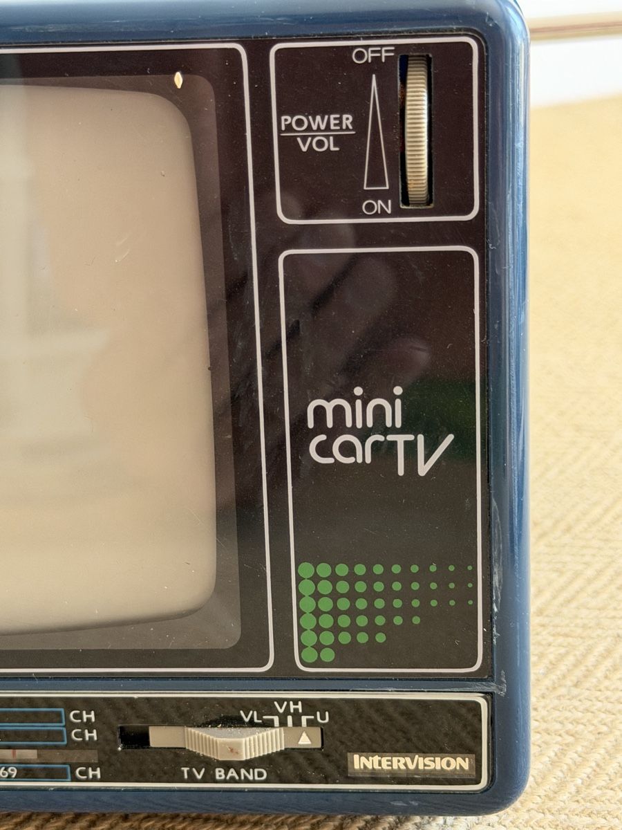 Televisori: Vintage Intervision Mini Car TV Fernseher  – Usato da Konolfingen venduto da petzipetz 1