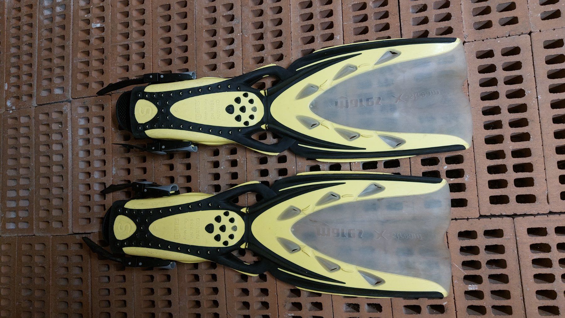 Mares Pinne, Maschere & Boccagli: Gerätetauchen Flossen Mares X Strem S – Usato da Oberdiessbach venduto da wasserfreak 2