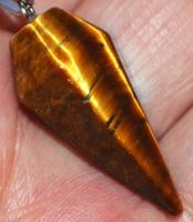 Halskette 5077 – Pendel Pyramide – Tigerauge