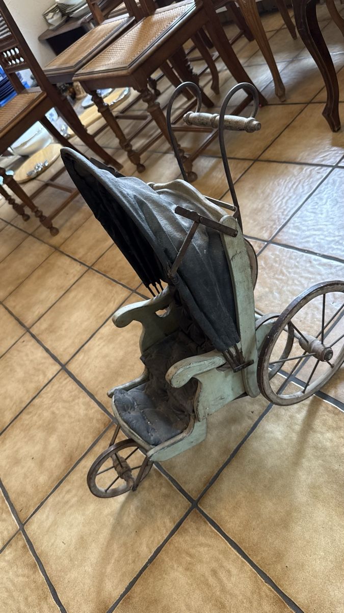 Carrozzine per bambole: Antiker Puppenwagen – Usato da Basel venduto da dafal4059