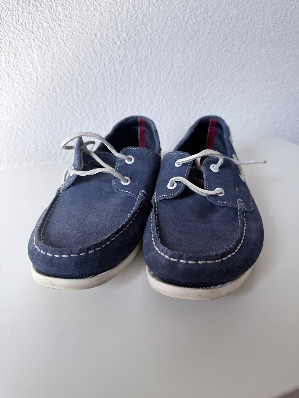Tommy Hilfiger Scarpe da uomo: Tommy Hilfiger Bootsschuhe dunkelblau, Gr. 44 gebraucht – Usato da Zürich venduto da AmBii18 1