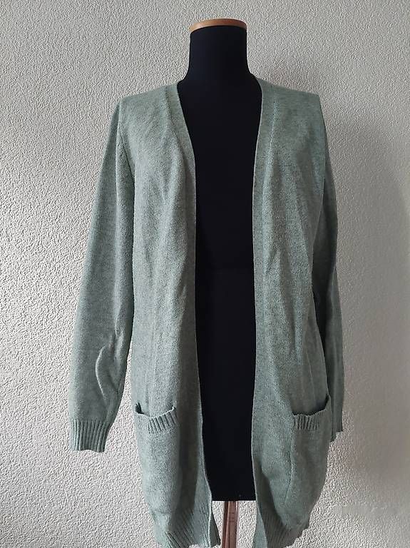 Vestes: Only Strickjacke XS – D'occasion à Zofingen par Lottischilet