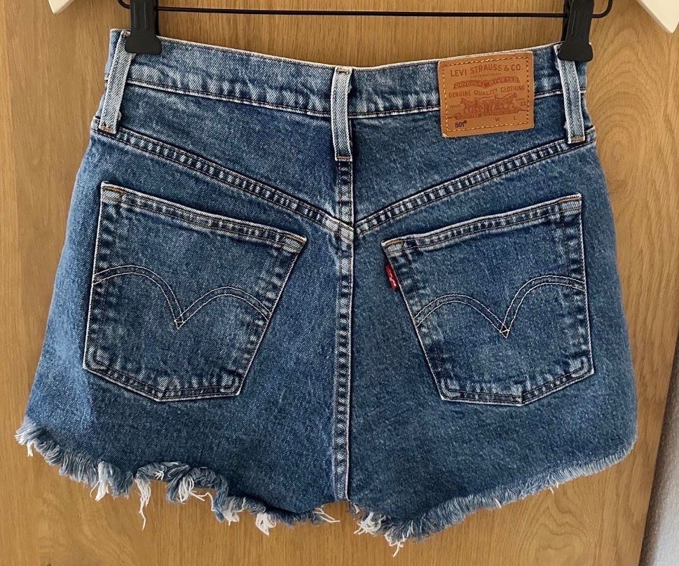 Levi's Pantaloni: Levis 501shorts w25 – Usato da Gondiswil venduto da shaenu 1