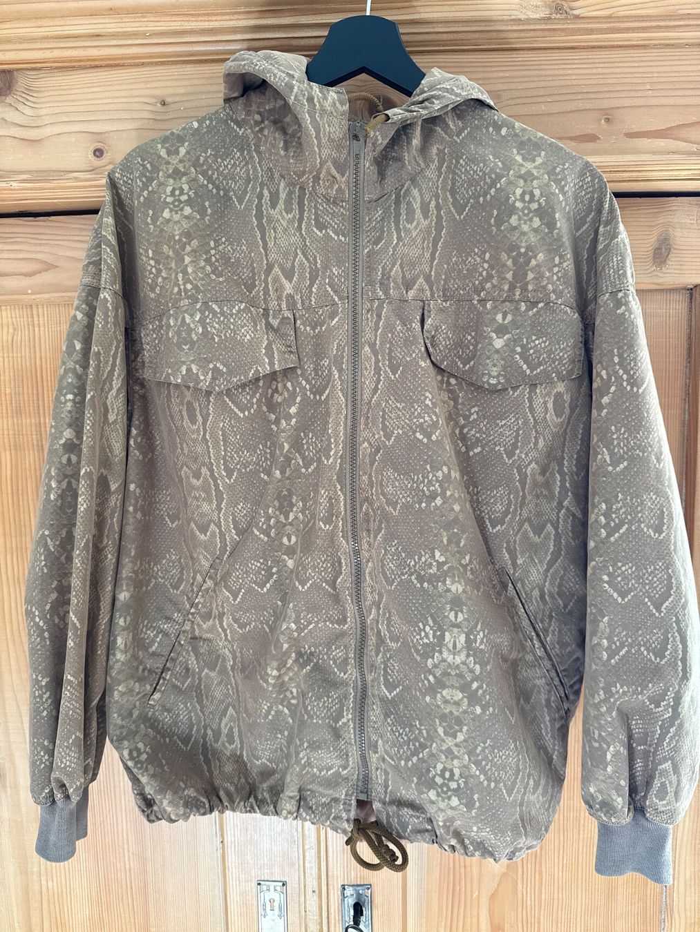 Giacche: moschino jacke – Usato da Bern venduto da alcappone