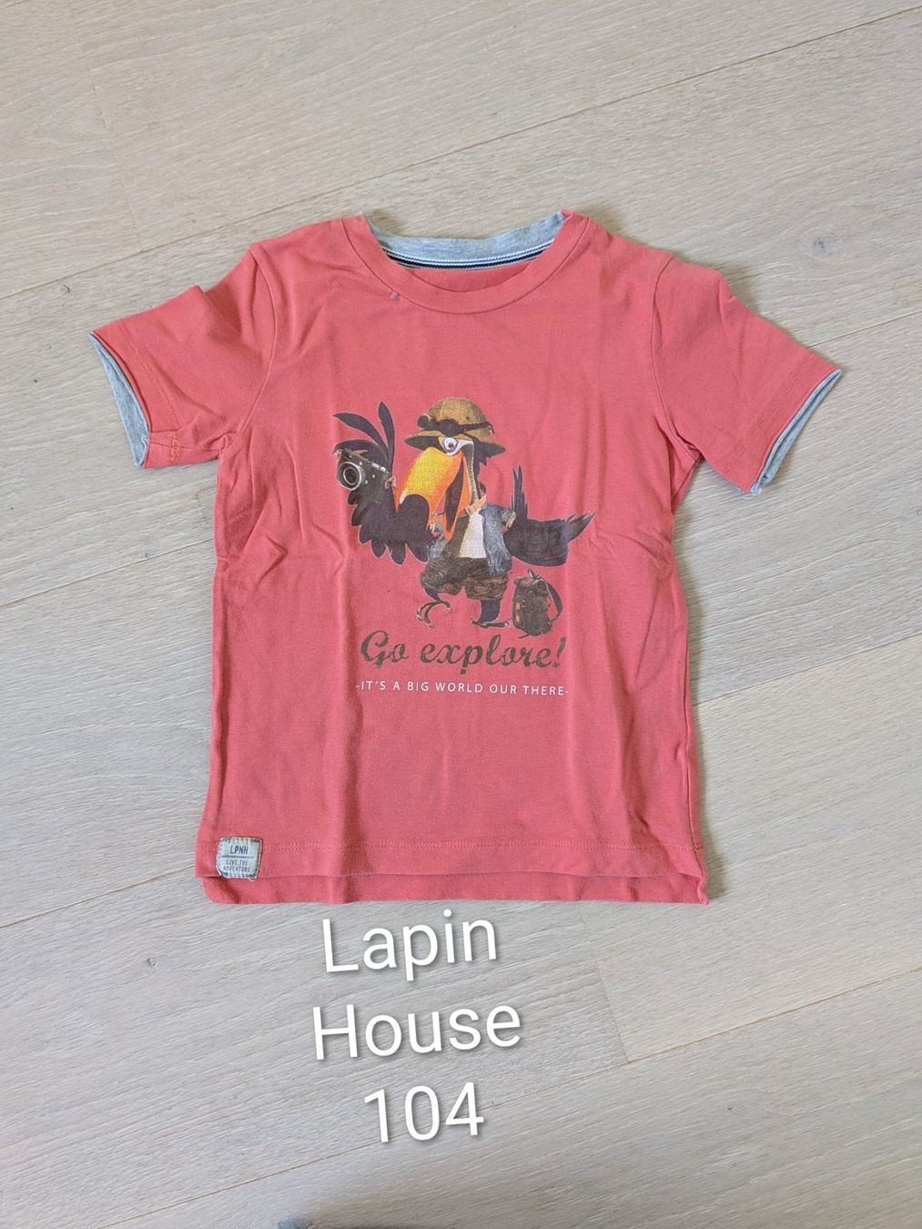 Camicie, T-shirt & Polo: Lapin House T-Shirt "Go Explore" | Gr. 104 – Nuovo (secondo la descrizione) da Appenzell-Steinegg venduto da AppenzellerIn