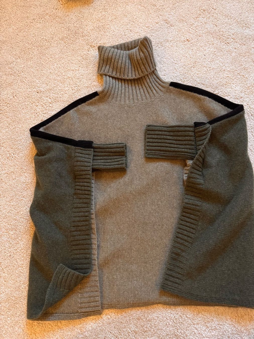 Maglioni & Felpe: KUJTEN Poncho 100% Cashmere – Usato da Meilen venduto da Antete 1