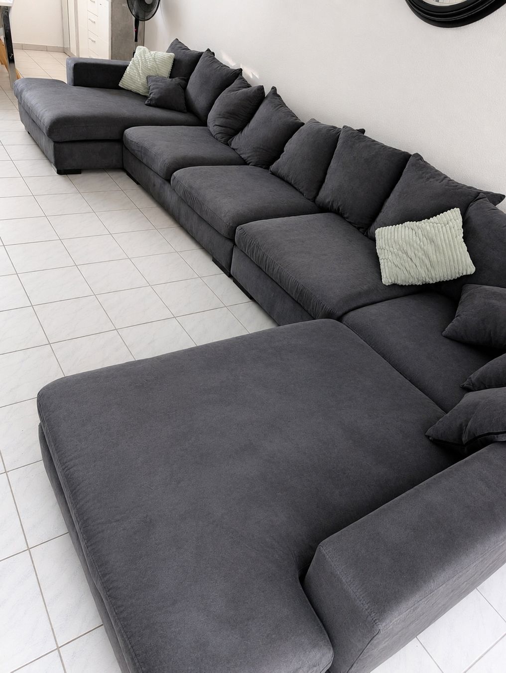 Micasa Divani: Ecksofa grau Stoff U-Form Lounge Sofa guter Zustand – Usato da Oberbuchsiten venduto da NeuUndOrginal 1