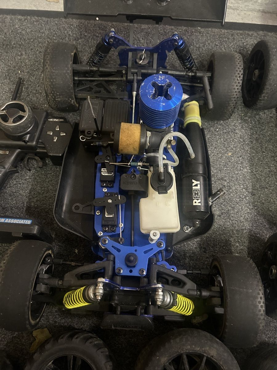 Kyosho Modellismo RC: Rc Benziner Nitro Auto Reely und Kyosho – Difettoso da Oberurnen venduto da Black_Jack_2.4 3