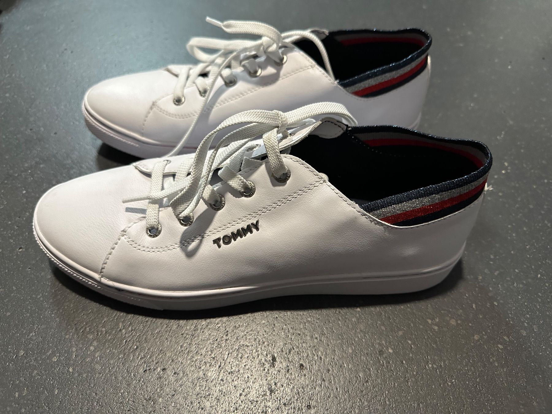 Tommy Hilfiger Herrenschuhe: Tommy Hilfiger Sneaker Gr. 42 – Neu (gemäss Beschreibung) aus Bolligen von Pixxie01