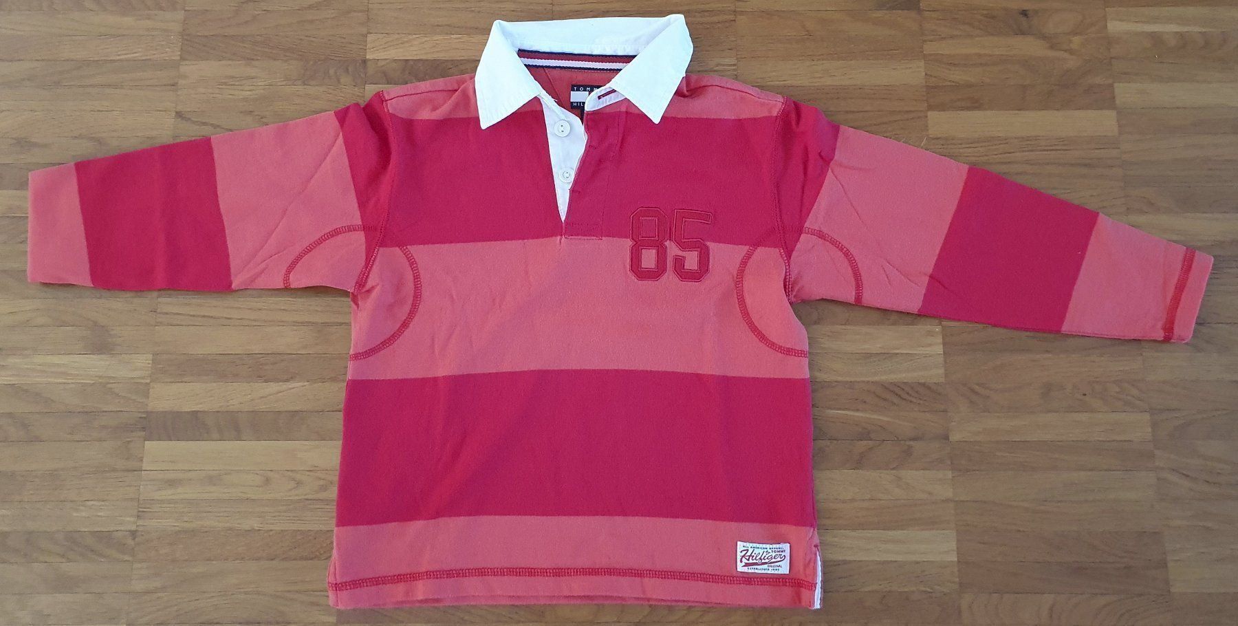 Tommy Hilfiger Hemden, T-Shirts & Polos: Tommy Hilfiger Poloshirt langarm 122 – Gebraucht aus Zürich von Modnok