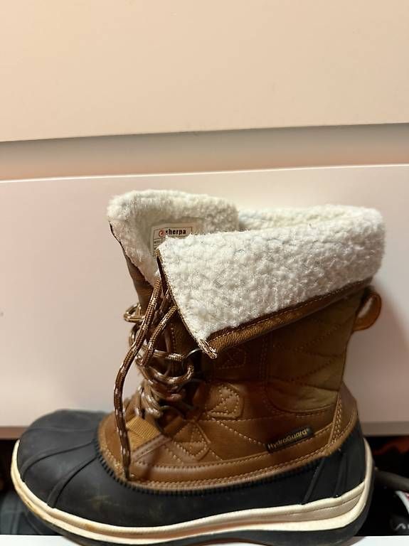 Scarpe da donna: Sherpa Winterschuhe Boots – Usato da Buchs AG venduto da Cres3