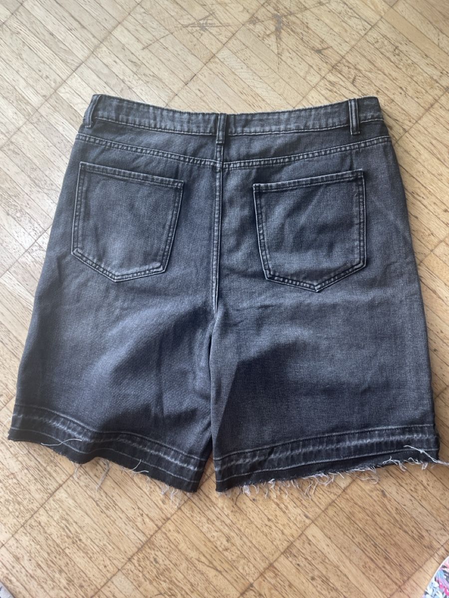 Jeans: Jeans Shorts XL – Gebraucht aus Laufen von bia_7vr6 2