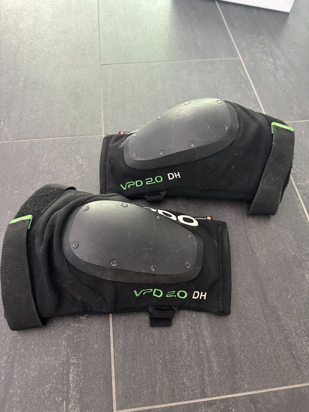 Poc Protezioni & Imbottiture: Poc knee downhill biking protection – Usato da Dallenwil venduto da ZD2019 1