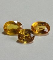 * SAPHIRS JAUNES NATURELS de 1,10 ct à 1.15 ct