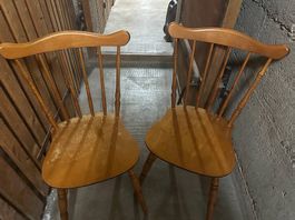 Chaises en bois