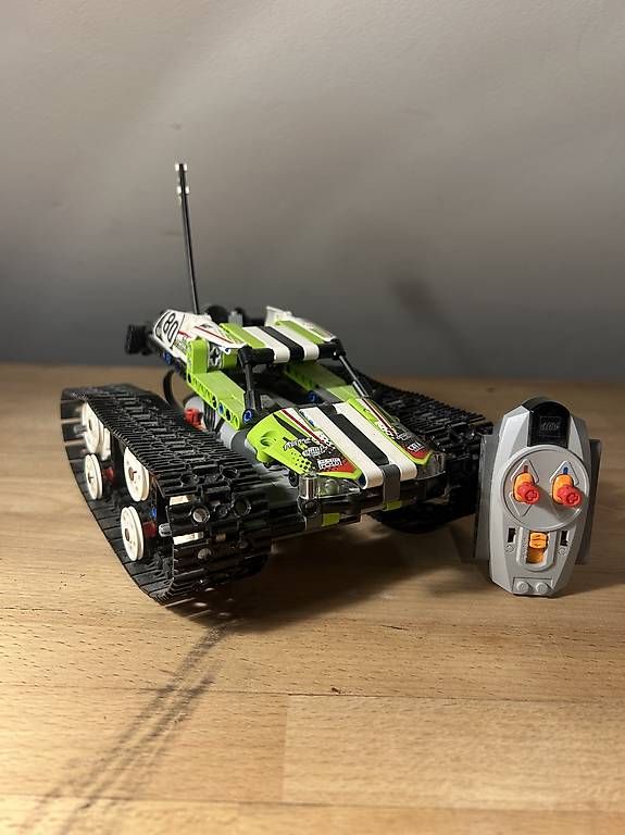 Jouets: Ferngesteuertes Lego Auto  – D'occasion à Heerbrugg par Manuela.Gschwend