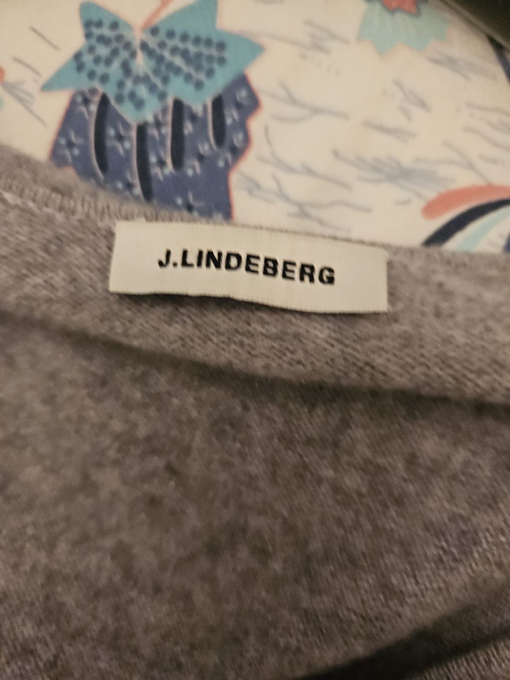 Autres vêtements femmes: marke poncho  j. lindeberg – D'occasion à Basel par fragolina08 2