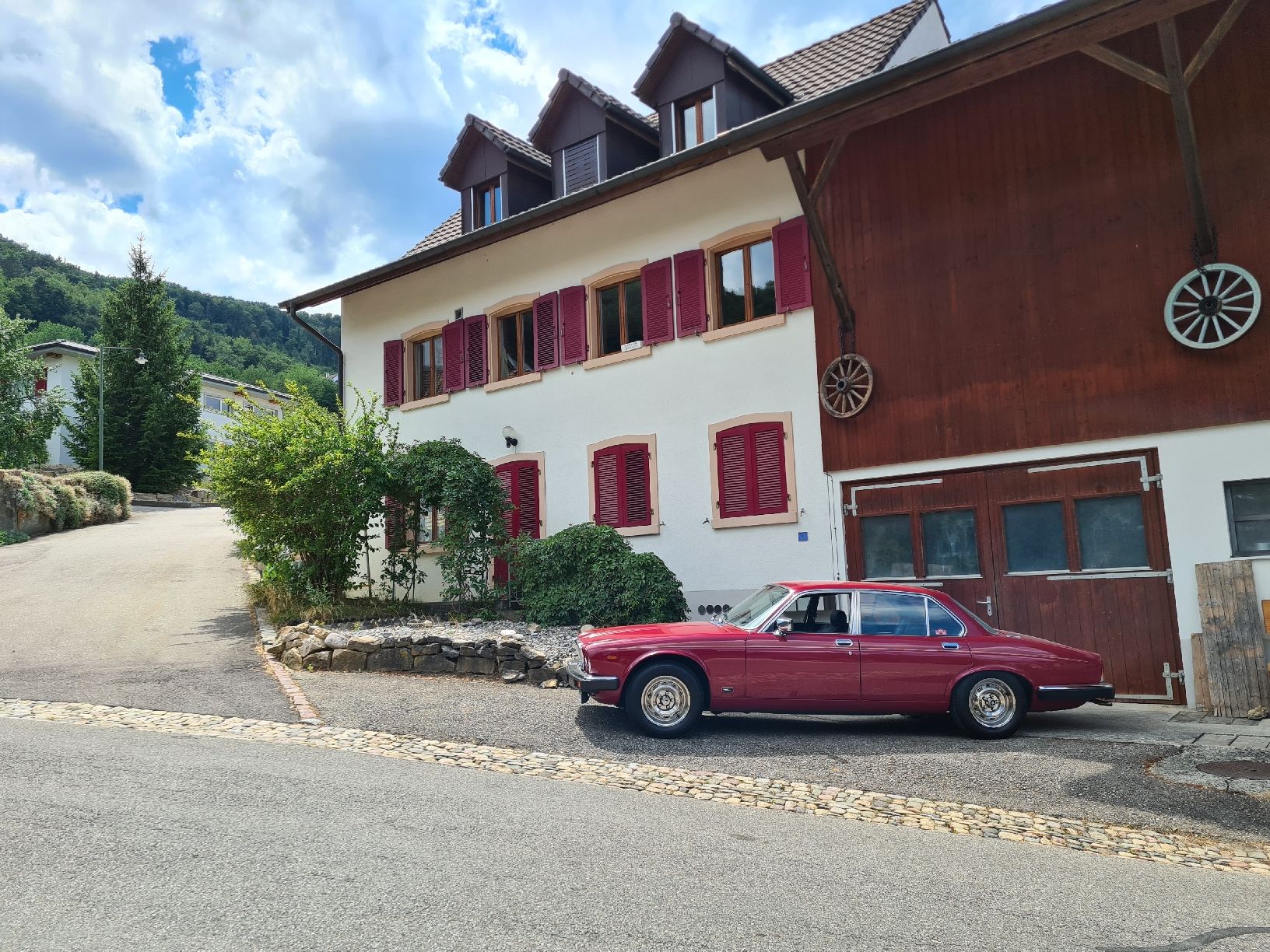 Jaguar Automobili: Jaguar XJ 12 Serie 3 – Difettoso da Häfelfingen venduto da SchoeflihofBinz 1