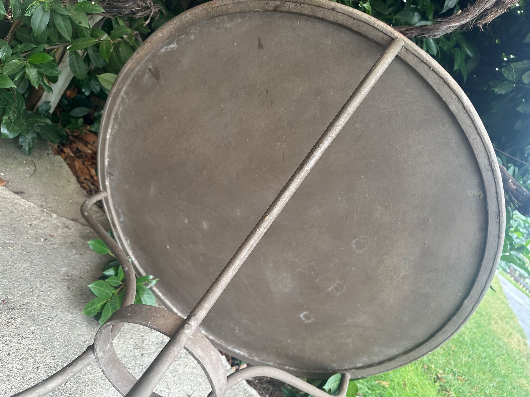 Tables: Antiker Gartentisch rund – D'occasion à Winterthur par BaHu 4