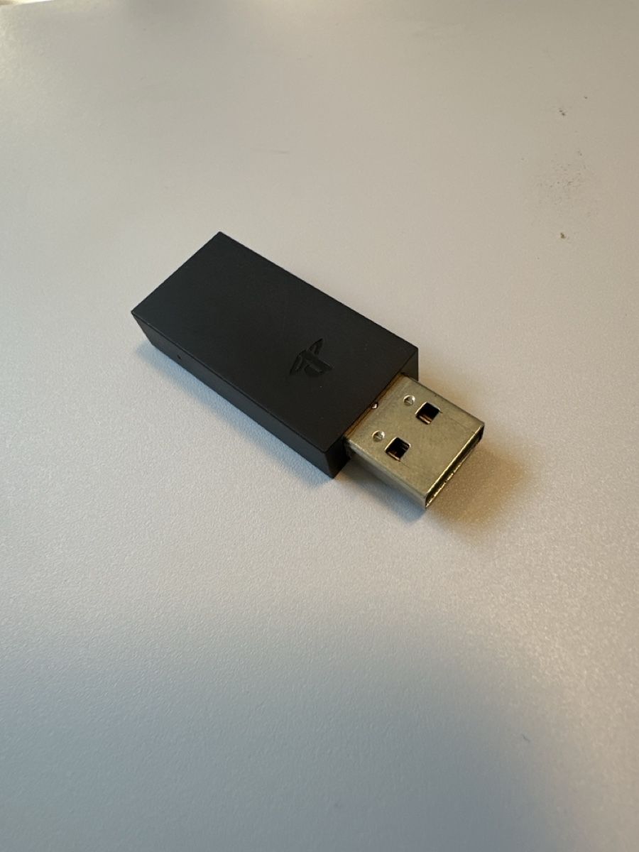 Sony Consoles: PlayStation 5 mit USB Bluetooth Adapter guter Zustand – D'occasion à Bern par sawin 3